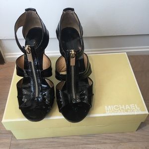 Classic MICHAEL Michael Kors Berkley T-strap